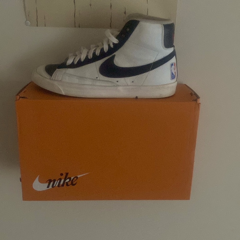 Blazer mid 77 EMB